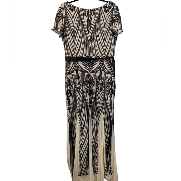 R&M Richards Short Sleeve Sweetheart Neck Embellished Sequin Panel Godet Dress - Picture 5 of 15